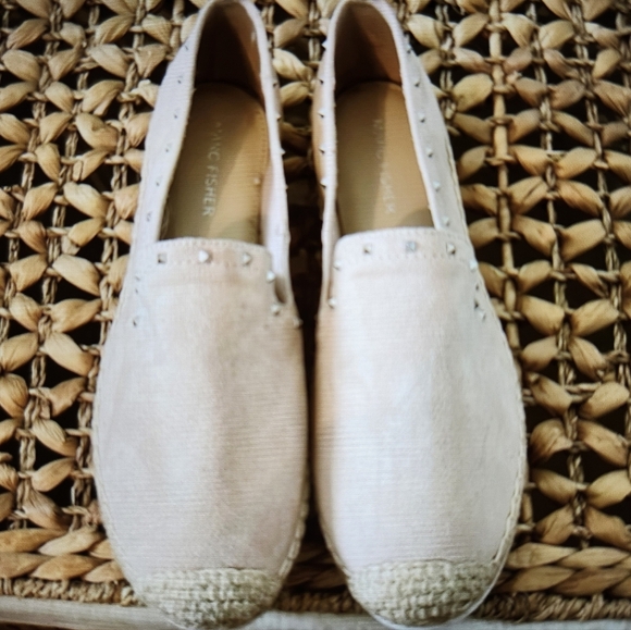 Marc Fisher Women's Pink Slip On Studded Espedrills NWOT - Picture 1 of 9